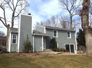 18 Valley Dr, Greenwich, CT 06831