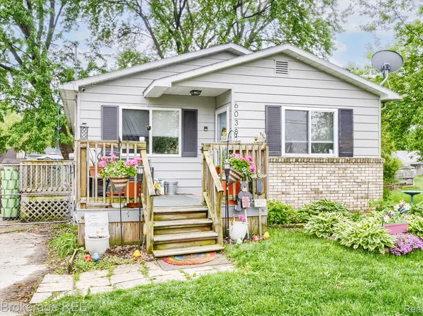 6038 Pearl St, Burton, MI 48509