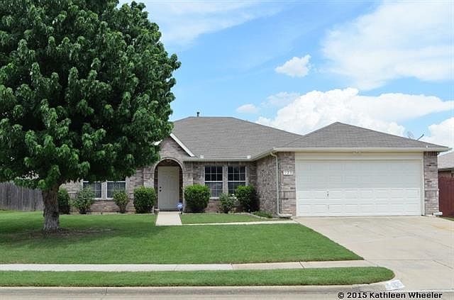 1st image of 925 Peacock Dr