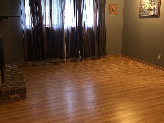 2nd image of 701 10th Ave E