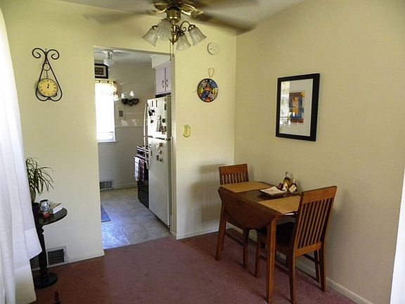 4th image of 27171 Drakefield Ave