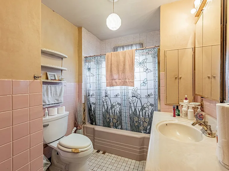 1317 Seeley Ave — Photo 6