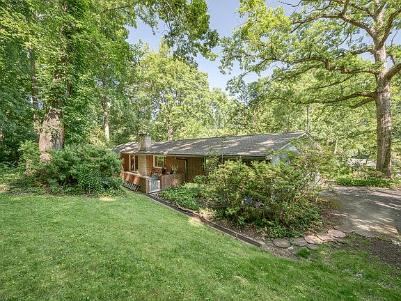 4th image of 1306 Sherwood Dr