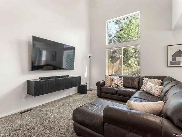 500 W 114th Pl — Photo 3