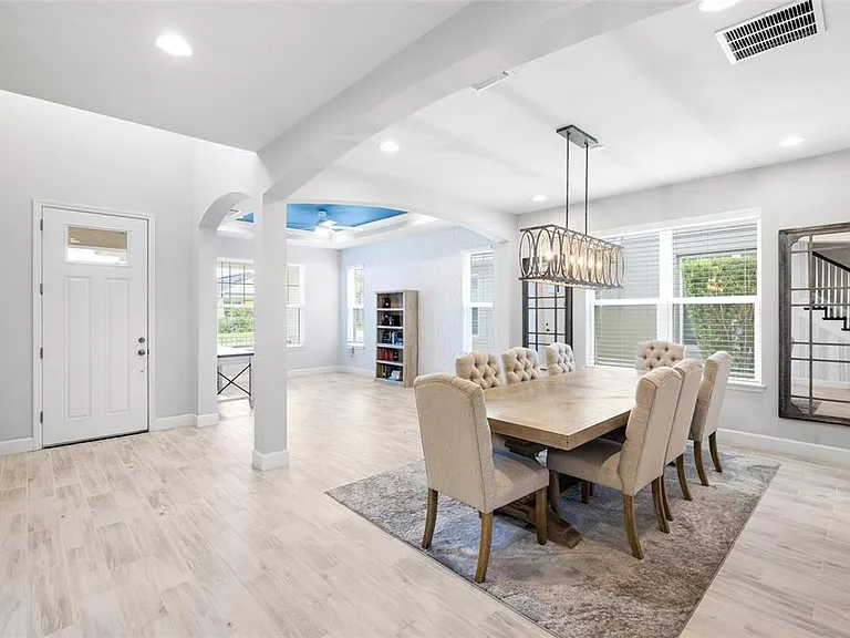 8029 Clementine Ln — Photo 6