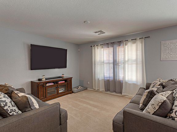 5th image of 402 E Atlas Cedar Pl