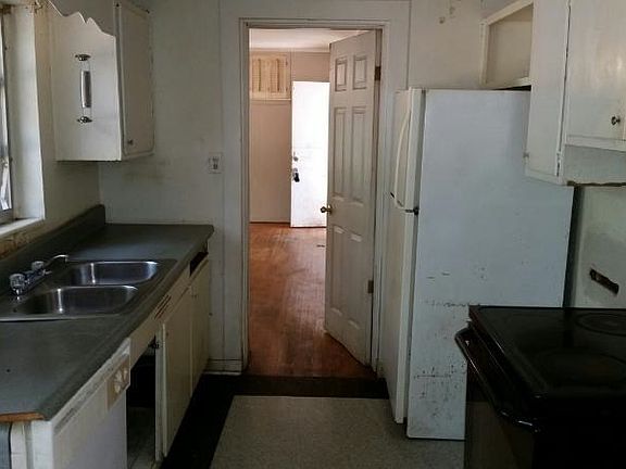 3rd image of 2226 Dozier Dr
