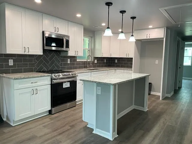 3 bed, 1144 sqft, $1,900 — Photo 2