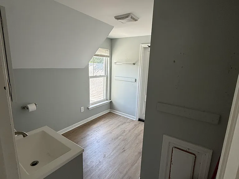 81 Main St #3 — Photo 8