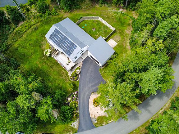 3rd image of 48 Conifer Way