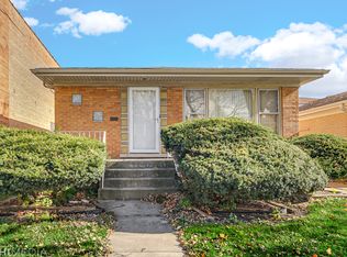 9025 S Blackstone Ave, Chicago, IL 60619