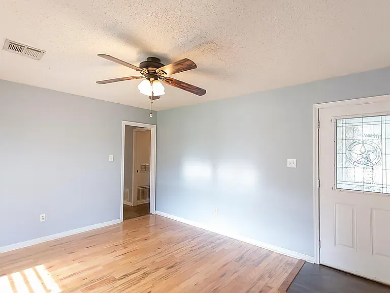 130 Country Club Dr — Photo 28