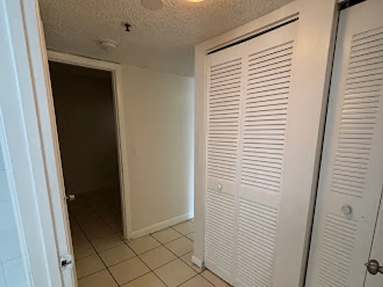 424 SW 12th Ave — Photo 7