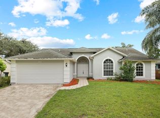 562 SW Badger Ter, Port Saint Lucie, FL 34953