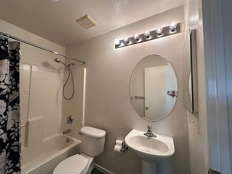 4840 Broderick Way — Photo 7