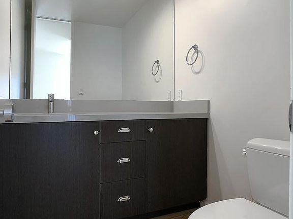3rd image of 1835 Holmby Ave Penthouse 305