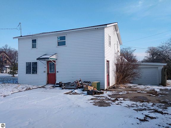 4th image of 115 Melcher St