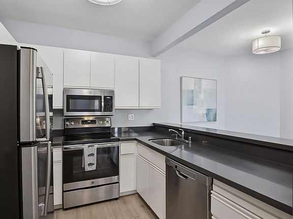 5th image of 1280 Stanhope Ln APT 246