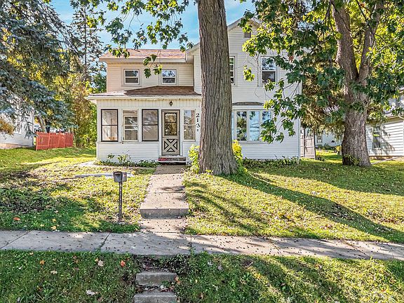 4th image of 213 State St