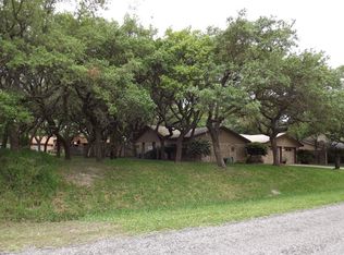 817 Hickory Ave, Rockport, TX 78382