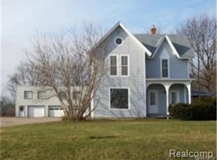 12048 Fenton Rd, Fenton, MI 48430