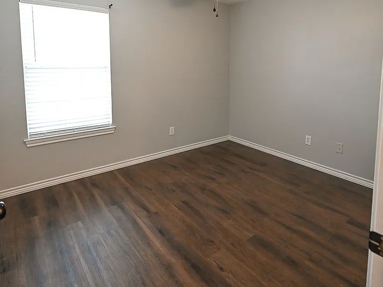 1705 N Cates St — Photo 11