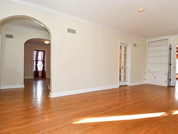5th image of 400 E Bodley Ave