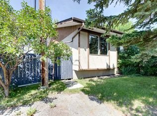 933 E Marcombe Dr NE, Calgary, AB T2A3H2
