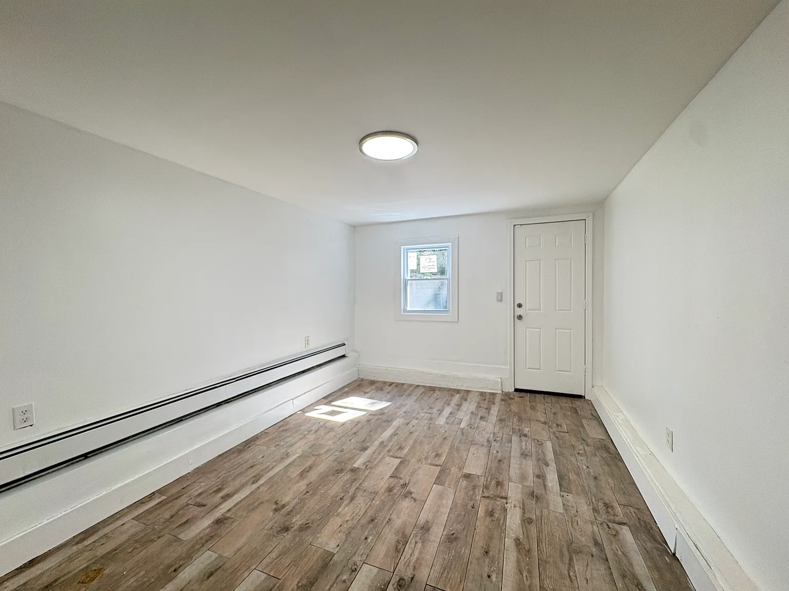 2 bed, 800 sqft, $2,000 — Photo 4
