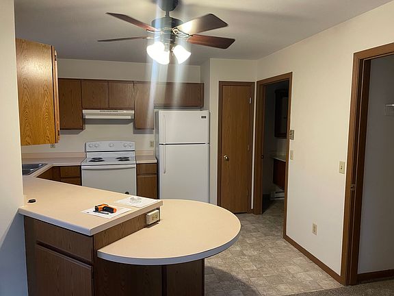 2nd image of 208 Bowman Ln APT 6