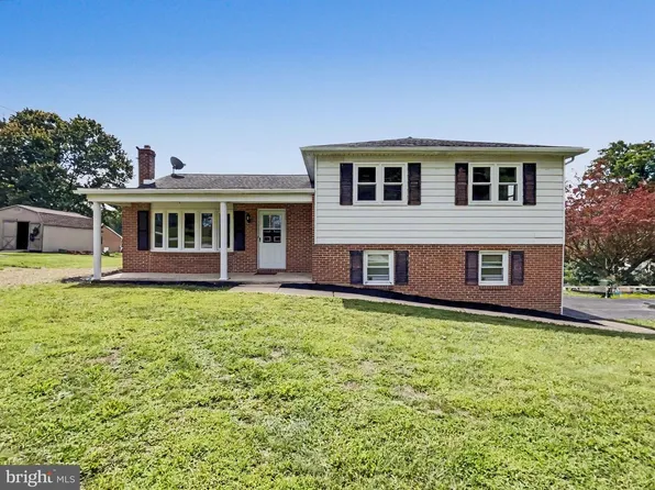 439 Valley Rd, York, PA 17407