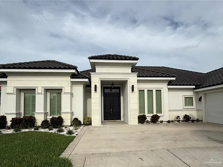 2818 Esmeralda St — Photo 44