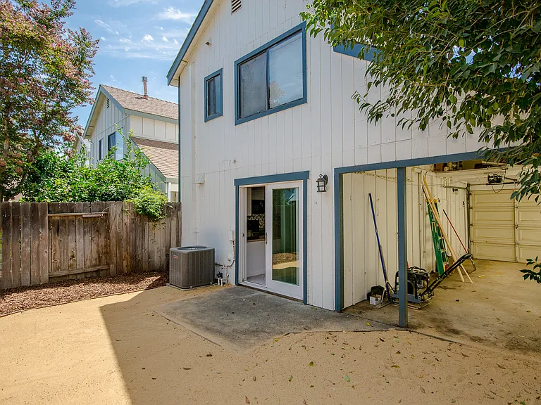3121 Nantucket Ter — Photo 20