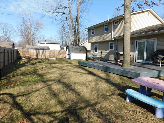 2nd image of 844 Sunset Ave