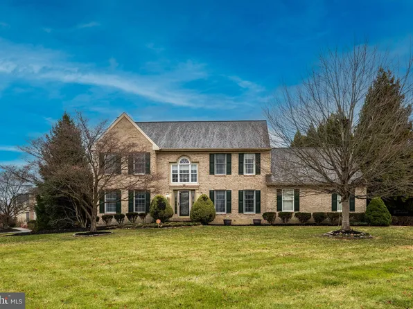 36 Taylors Farm Dr, Newark, DE 19711