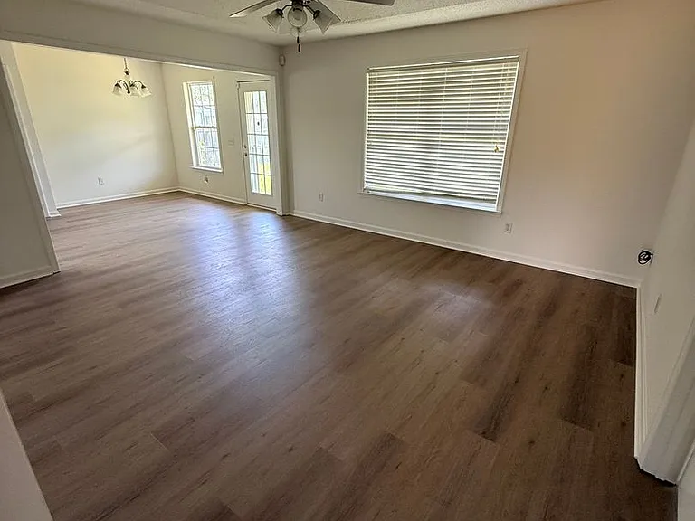 15971 Stone Ridge Pkwy — Photo 3