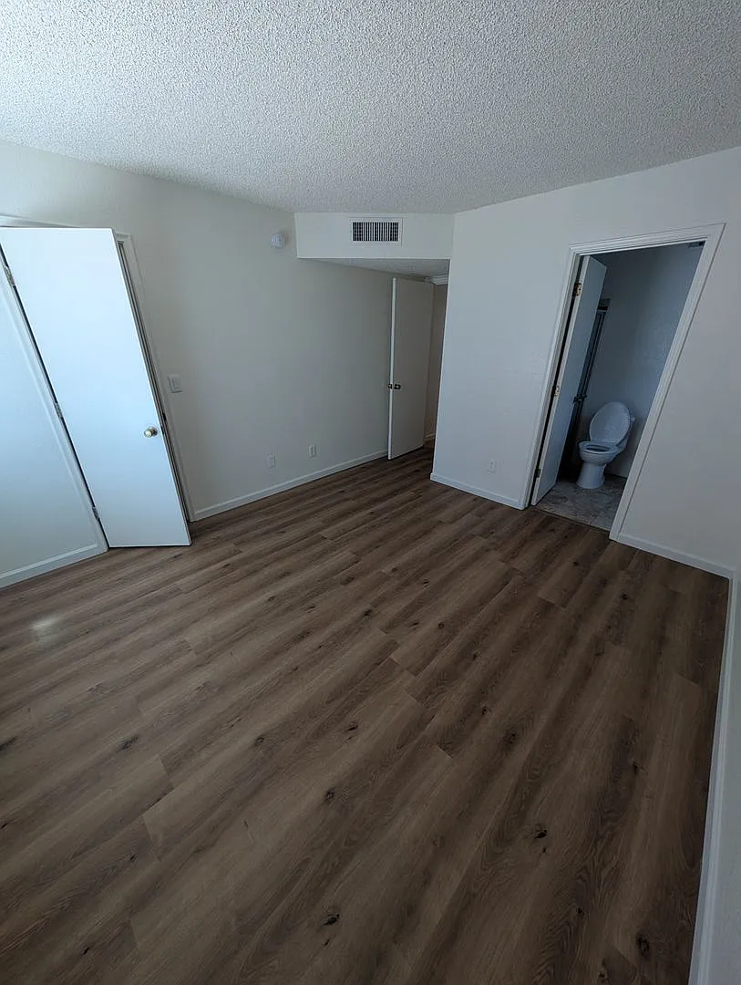 Must See 3bed & 2bath Home In Saddlewood Ranch - New AC & Huge Yard! — Photo 3