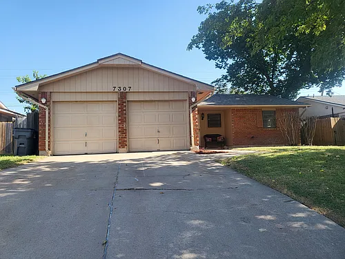 7307 NW Compass Dr Photo 1 7307 NW Compass Dr Photo 1