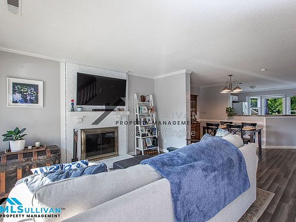 5th image of 208 Standish Dr