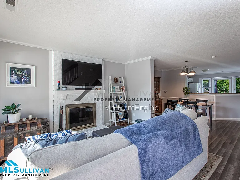 208 Standish Dr — Photo 5