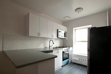 Rented by Wave Real Estate Group