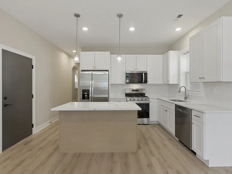 4932 S Champlain Ave #2 — Photo 6