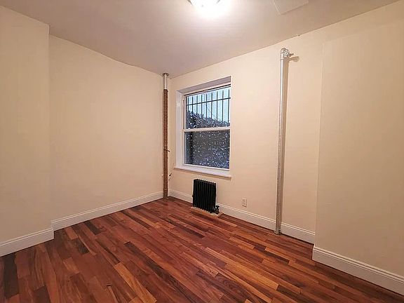 5th image of 310 W 87th St #1B