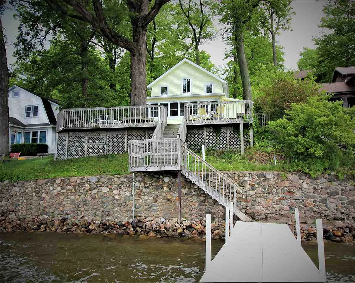 6983 N Kalorama Rd photo 1