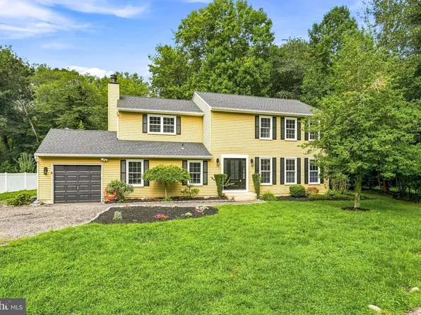 12 Halifax Ct, Marlton, NJ 08053