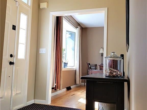 4th image of 8004 Summerview Dr