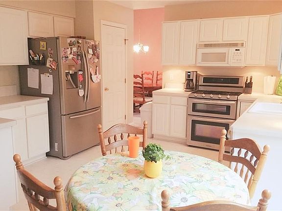 3rd image of 1386 Apple Valley Ct