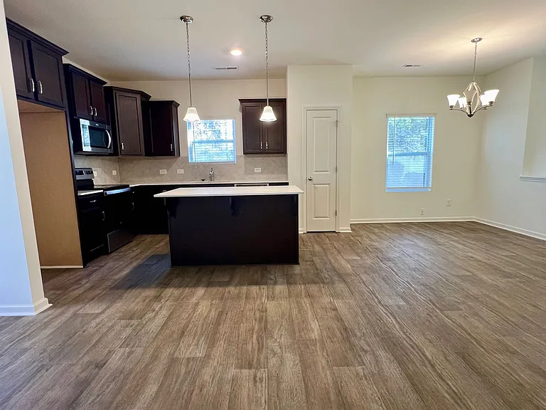 7926 Bristle Ln — Photo 6