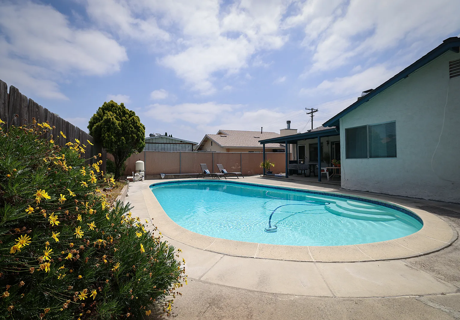 4 bed, 1552 sqft, $4,900 — Photo 3