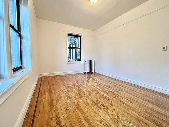3rd image of 680 Melrose Ave APT 5S
